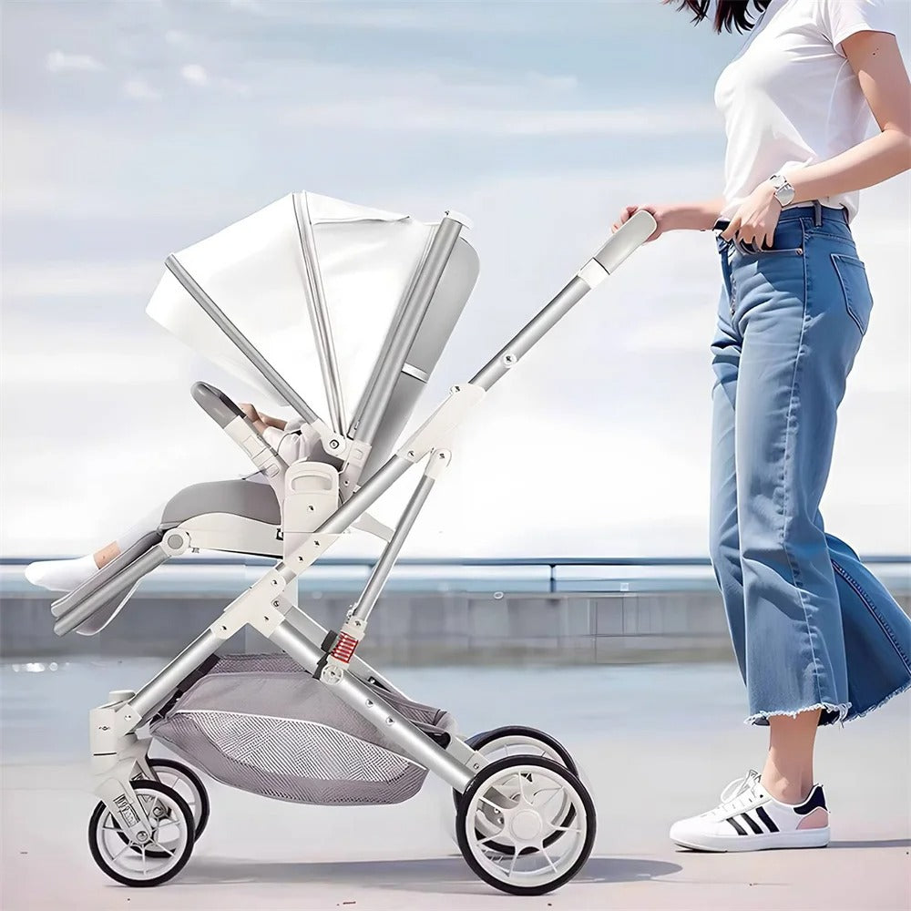 Mère-marche-avec-poussette-pliable-luxueuse-en-ville