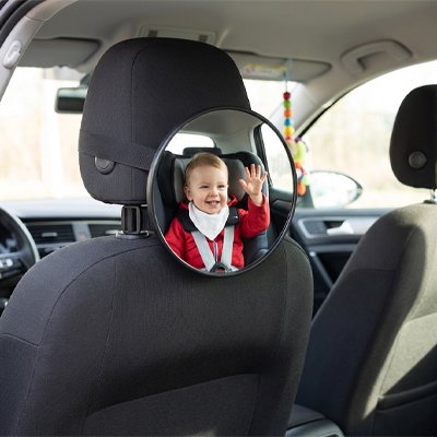 Bébé dit bonjour dans miroir voiture bebe sécurivue