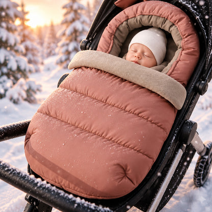 Bébé-dort-dans-chancelière-imperméable-nordique-rose