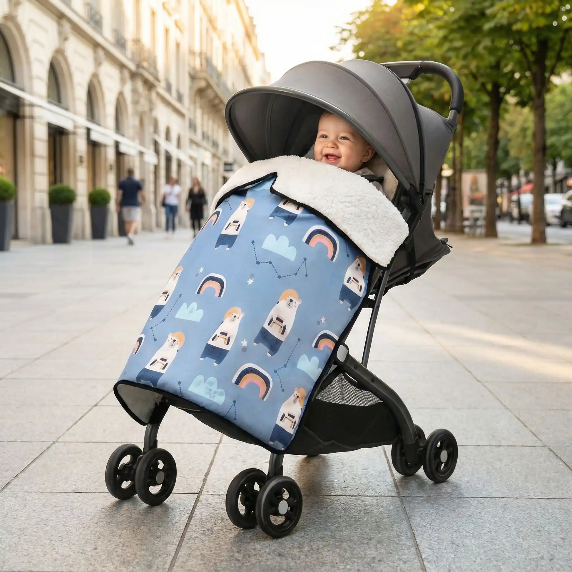 Couverture poussette ours polaire en ville