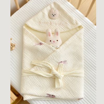 Nid-d'ange-forêt-enchantée-lapin-beige
