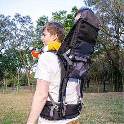 Marche-forêt-père-enfant-avec-porte-bébé-randonnée-escapade