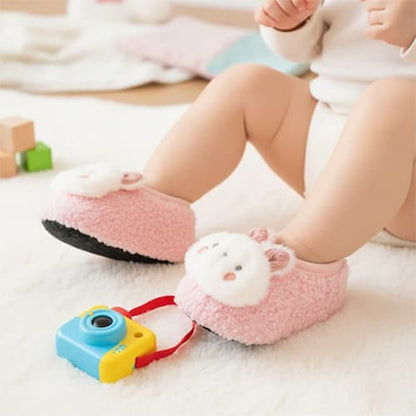 Poupon avec chausson bebe lapereau mignon couleur rose