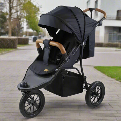 Poussette-3-roues-promenade-dans-espace-urbain