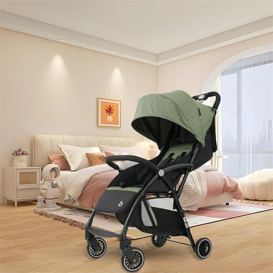 Poussette-pliable-mobile-confort-dans-chambre-à-coucher