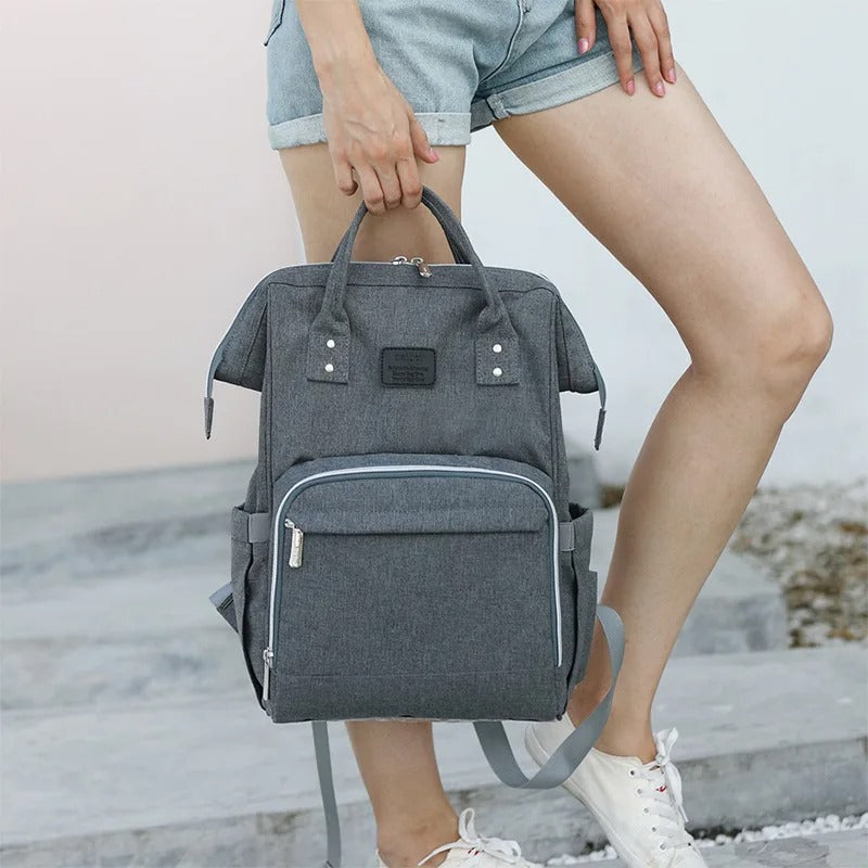 Sac-à-dos-à-langer-convivial-gris-foncé