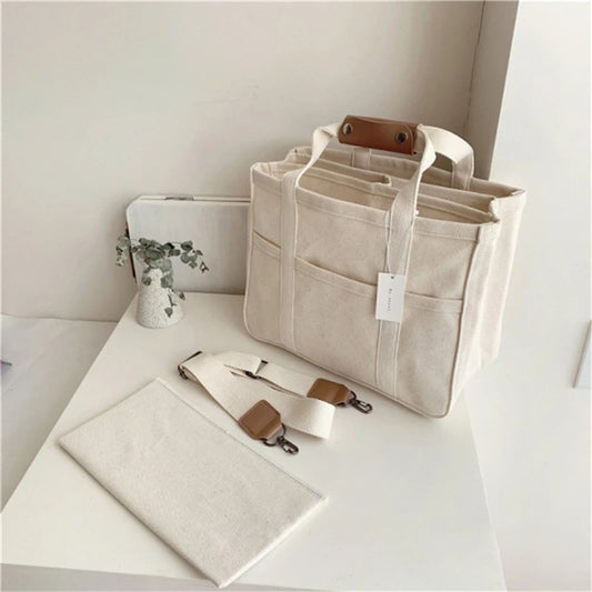 Sac-à-langer-au-naturel-sur-table-de-travail