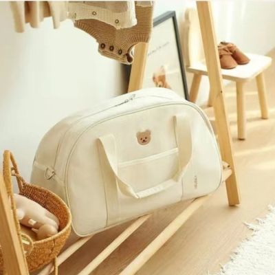 Sac-à-langer-simplicité-design-élégant-dans-chambre-enfant
