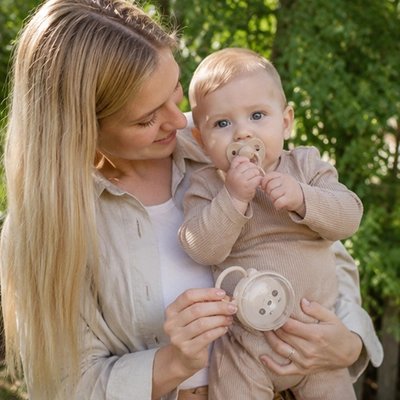 Boite à tétine bébé panda beige