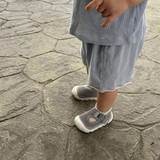 chaussure ete bebe tissu mesh gris